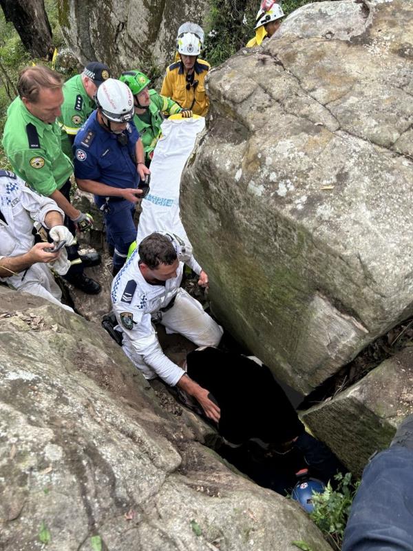 Trying to retrieve her phone, Aussie woman ends up stuck upside-down between boulders for seven hours